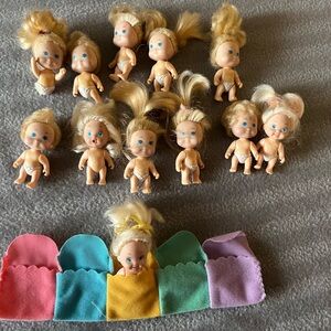 “Quints” dolls and accessories lot